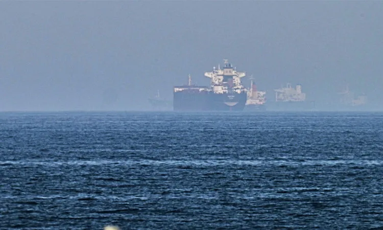 Iran Warns Gulf States of Retaliation Over Any US Strike