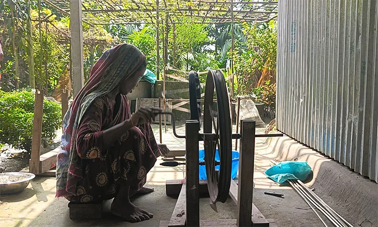 Kaliganj's Weaving Industry Fights for Survival
