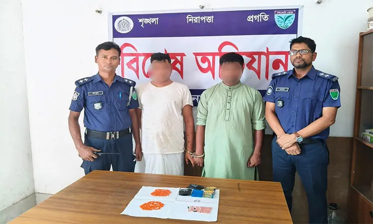 The arrests were made around 5:10 am from Girendra Market in Bulla Road Bazar.