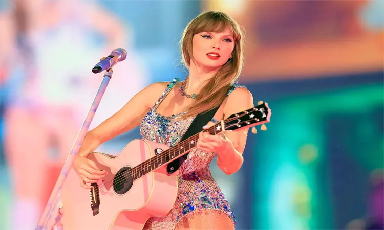 aylor Swift performs as her record-breaking The Eras Tour comes to an end with the first of her three concerts in Vancouver, British Columbia.