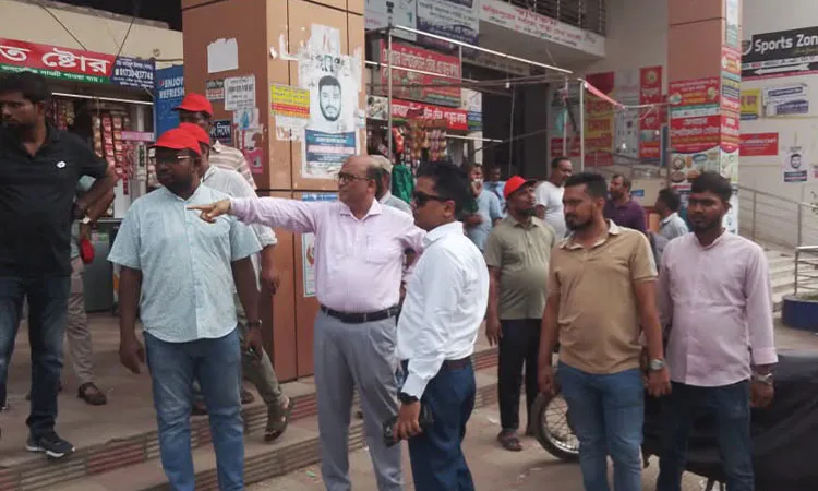 Faridpur Municipality launched an eviction drive on Sunday Led by Chief Executive Officer Hossain Mohammad Hai Zakir.