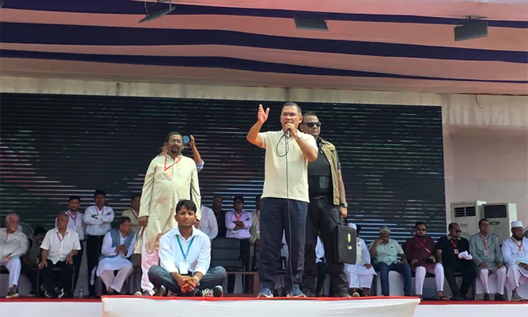 PM Tarique Rahman Pledges ‘Family Cards’ for Banshkhali Salt Farmers, Outlines Economic Vision