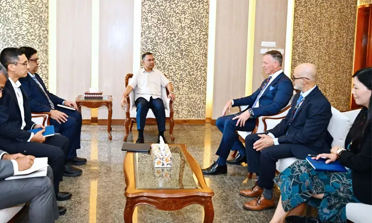 PM welcomes Visa’s investment in digital economy, stresses digital partnership.