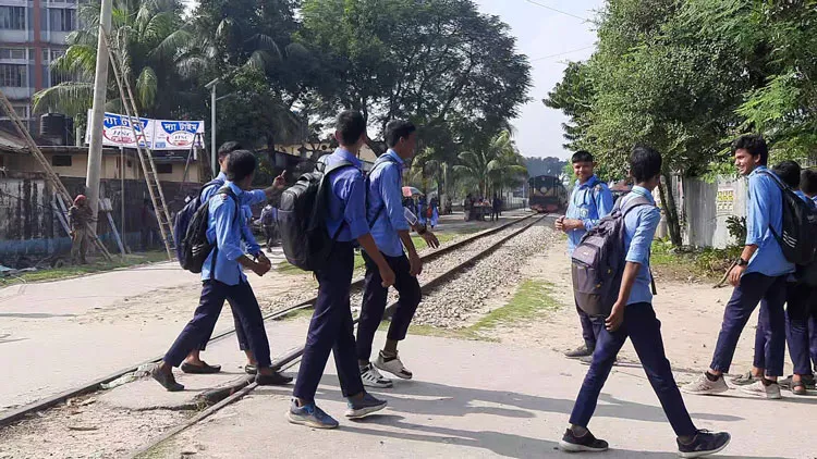 Level Crossing Lalmonirhat