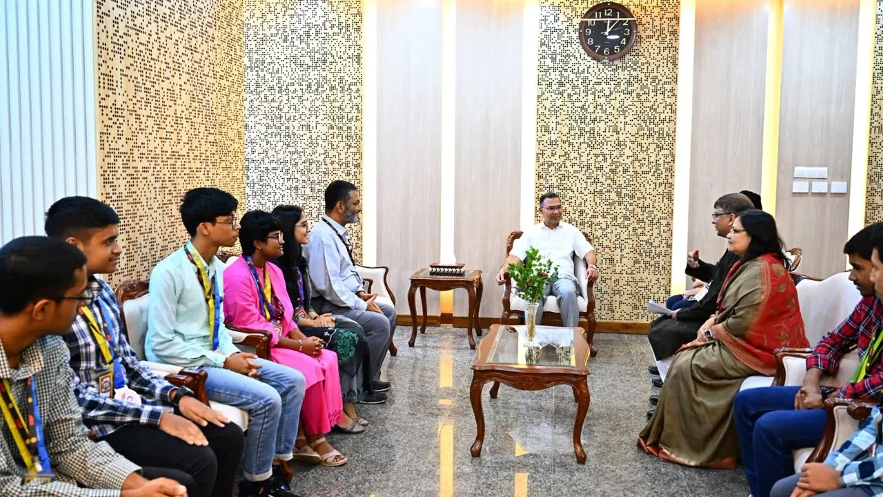 Bangladeshi students who won medals at the International Mathematical Olympiad and the European Girls’ Mathematical Olympiad paid a courtesy visit to Prime Minister Tarique Rahman. Photo: PMO.