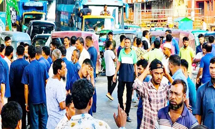 Panchlaish Police Station intervened shortly after the protests began and negotiation with the frustrated drivers to clear the blockade and restore normal traffic flow.
