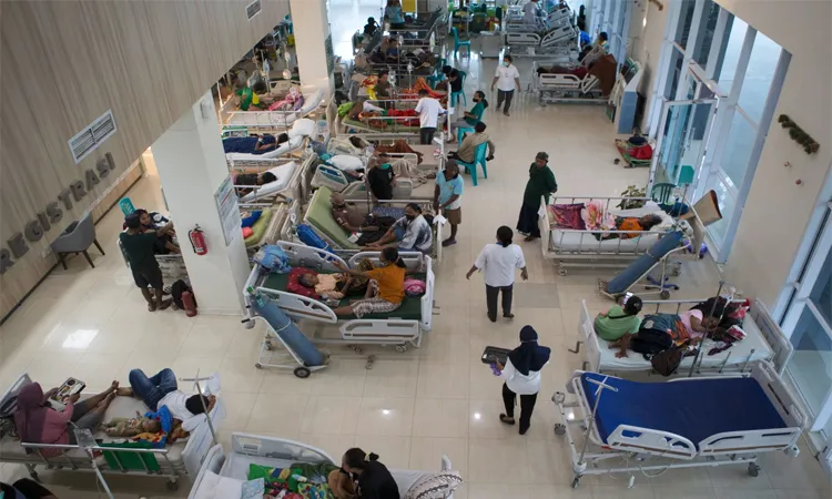 Thirty-six people were seriously ‌injured in the Saturday morning quake in East Nusa Tenggara province, while 77 had minor injuries, Deputy Health Minister Benjamin Paulus Octavianus told a televised meeting.