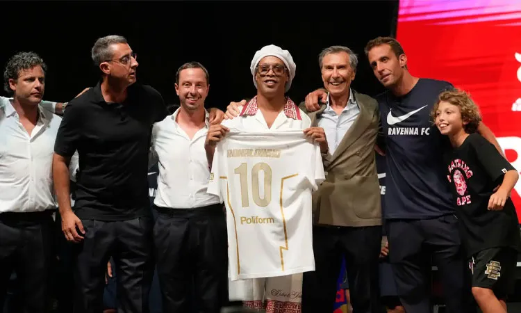Brazil great Ronaldinho has landed in Italy's Ravenna a city more famous for its nearby beaches than its Football team.