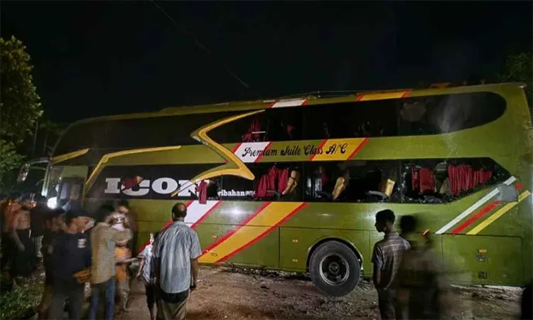 A fire broke out in a Cox's Bazar-Dhaka bus in Ramu