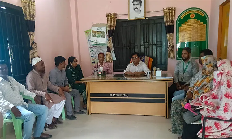 District Manager of the Village Court Activation Project visited three Union Parishads in Kalia, Narail.