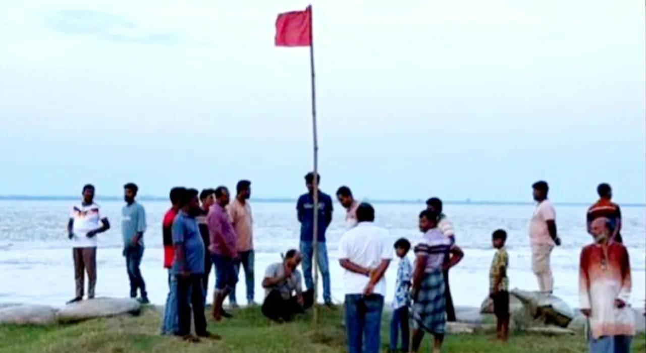 Illegal Sand Extraction Banned in Bheramara’s Padma River, Red Flags Installed