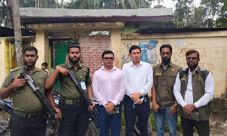 The operation was coordinated by Laxmipur Food Safety Officer Sumadhu Chakraborty.