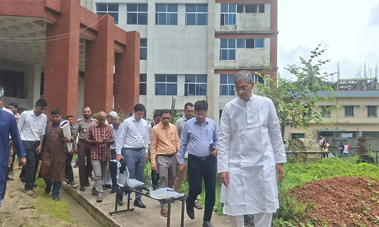 Water Resources Minister Inspects Laxmipur Hospital Building, Orders Quick Completion