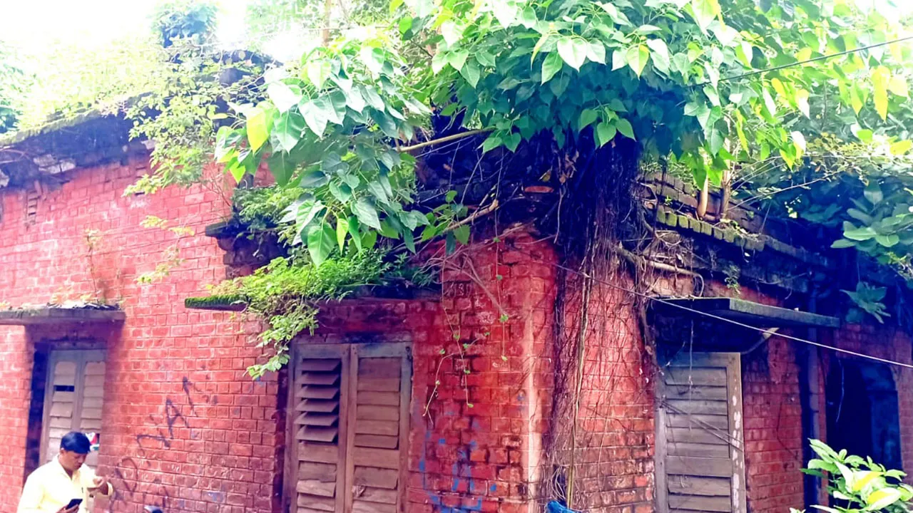 Three Decades of Neglect Leave Gadaipur Sub-Health Centre Building in Ruins