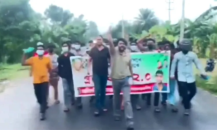 The flash march reportedly took place around 9:30 am on the Khandkar Nuru Mia Bypass road.