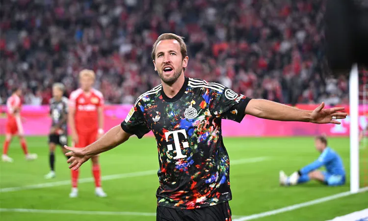 Harry Kane becomes the fastest player to reach 100 Bundesliga goals