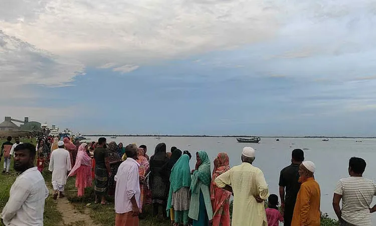 Three Siblings Found Dead After Meghna Trawler Sink, Father Missing