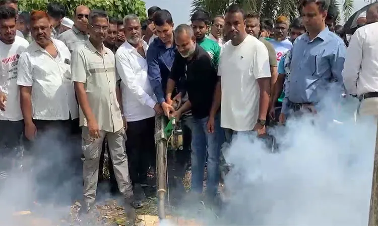 District authorities and Pabna Municipality launched a district-wide cleanliness and mosquito eradication drive on Saturday.