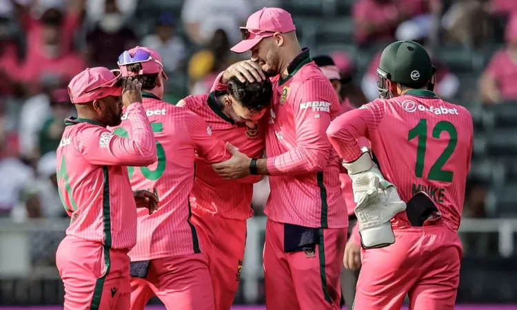 South Africa secured the ODI series against Australia with a 32-run win in Johannesburg.