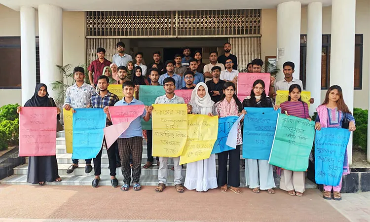 JKKNIU Film and Media Studies students staged a sit-in during a Syndicate meeting demanding a department name and faculty change.