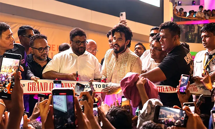 The launch event was attended by Epyllion Group board members, senior officials, local representatives and thousands of shoppers.