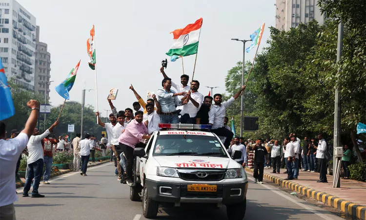 Opposition parties march to the Supreme Court