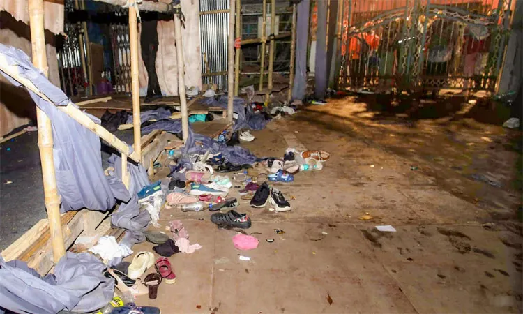 The crush began around 7:40 pm at the Chorbagan Durga Puja in the Girish Park area.