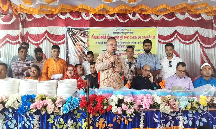 Farewell Melodies Echo Across Puja Mandaps