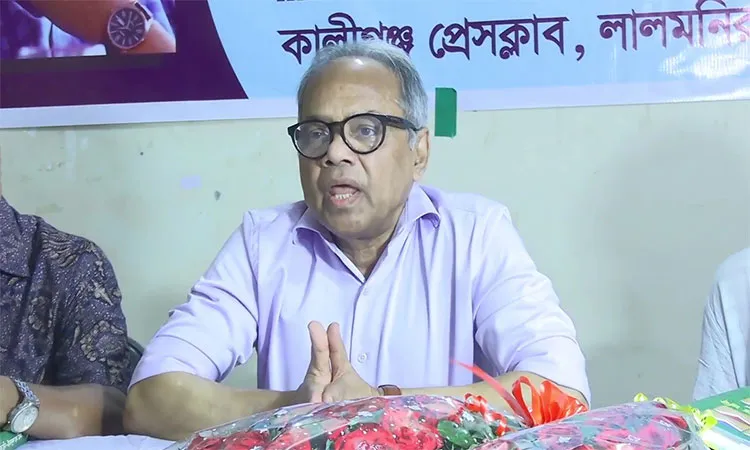 Ekushey Padak-winning writer Imdadul Haq Milan at Lalmonirhat’s Kaliganj Press Club.