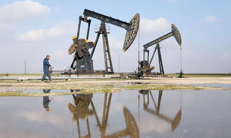 Oil Prices Ease as Middle East Peace Talks Begin