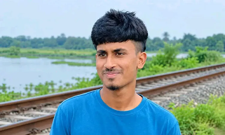 The deceased Shabbir Mridha was the son of Sahid Mridha from Dangahati Mohan village under Jamalpur Union.