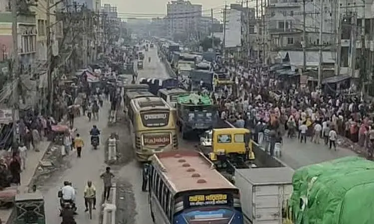 The blockade began near the Palli Bidyut area of Chandra after midday, according to Kaliakair Police Station Chief Shahidul Islam.