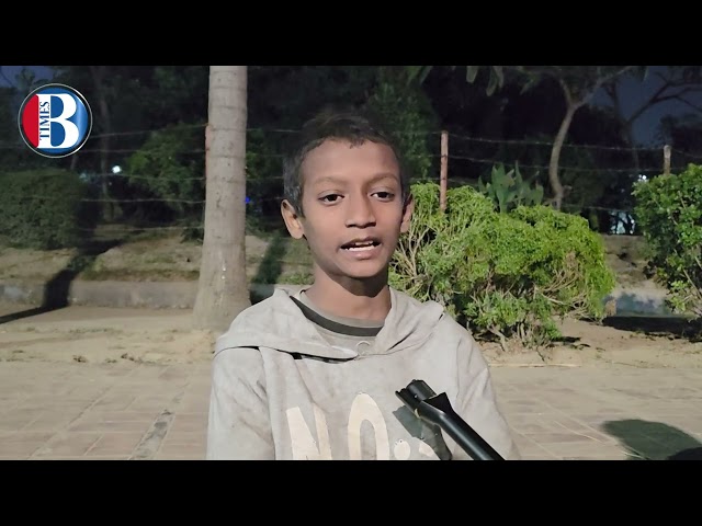 Abandoned by his parents in Sadarghat, a believer grows up on the sidewalk but dreams of serving !